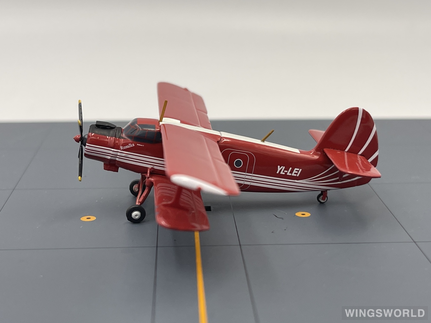Herpa 1:200 555500 Antonov Club Avianna Antonov An-2 YL-LEI