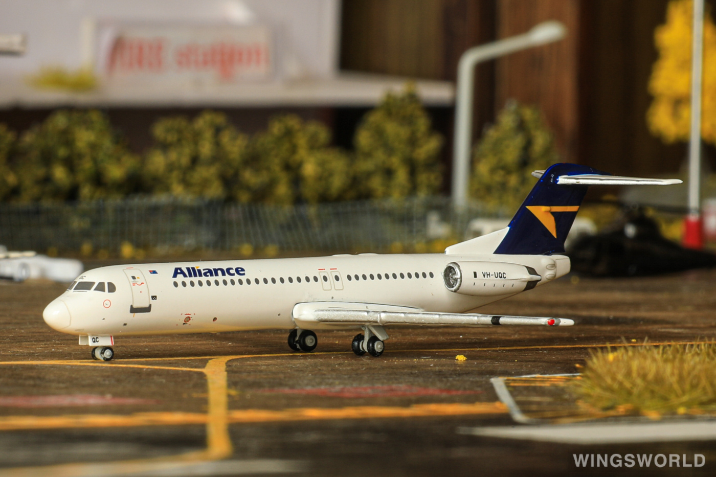 Geminijets 1:400 GJUTY1832 Alliance Airlines Fokker 100 VH-UQC