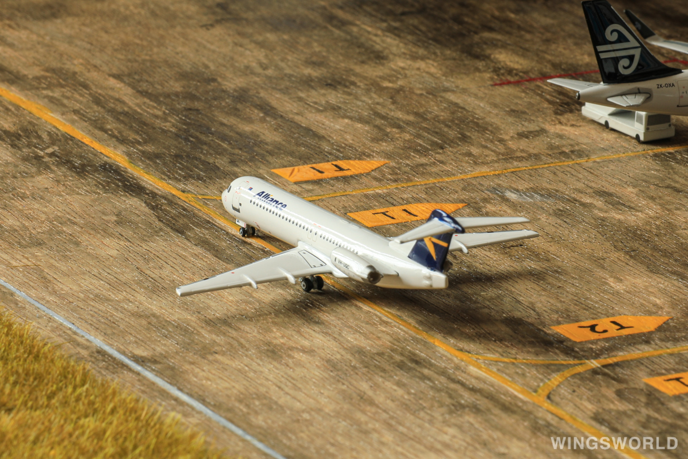 Geminijets 1:400 GJUTY1832 Alliance Airlines Fokker 100 VH-UQC