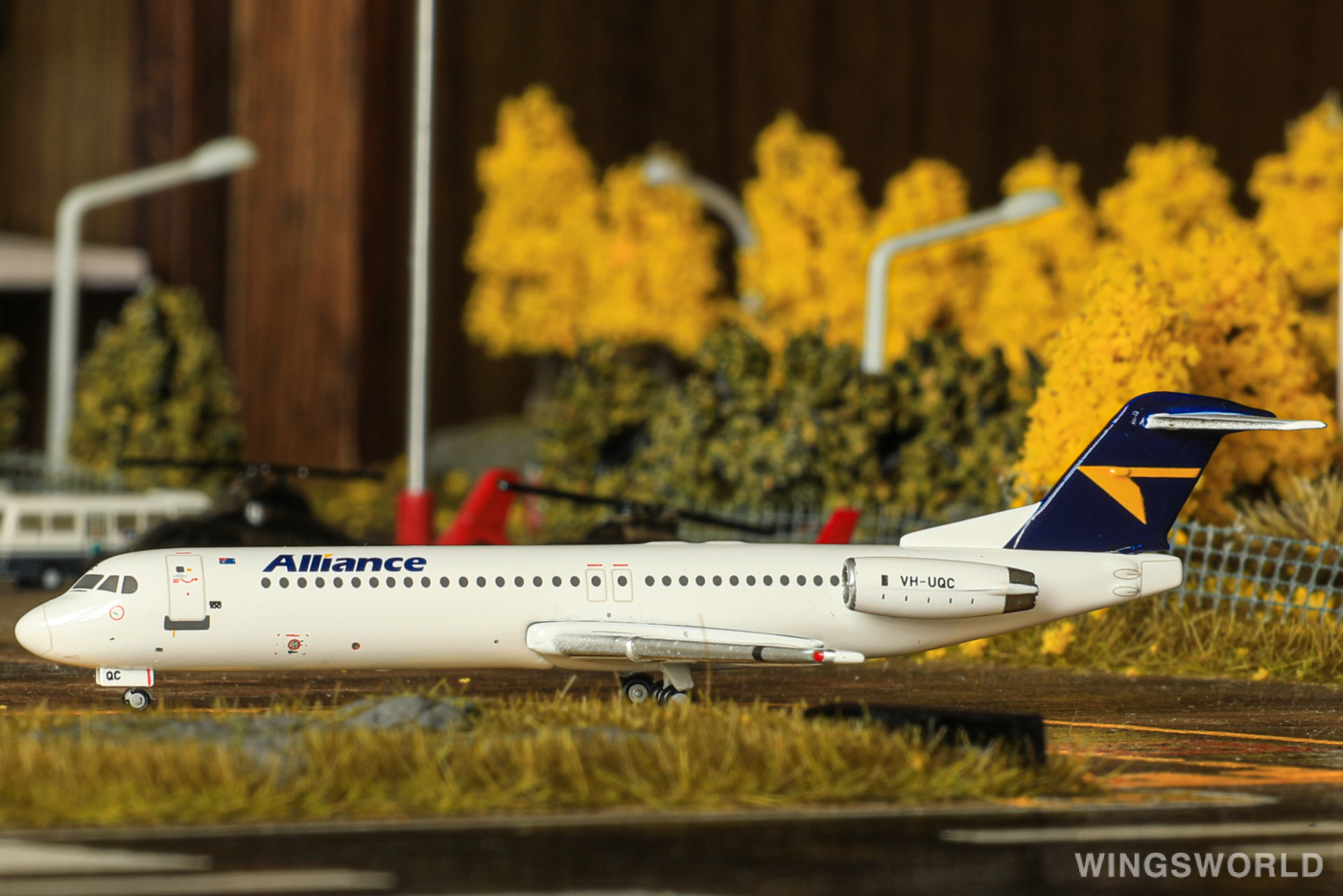 Geminijets 1:400 GJUTY1832 Alliance Airlines Fokker 100 VH-UQC