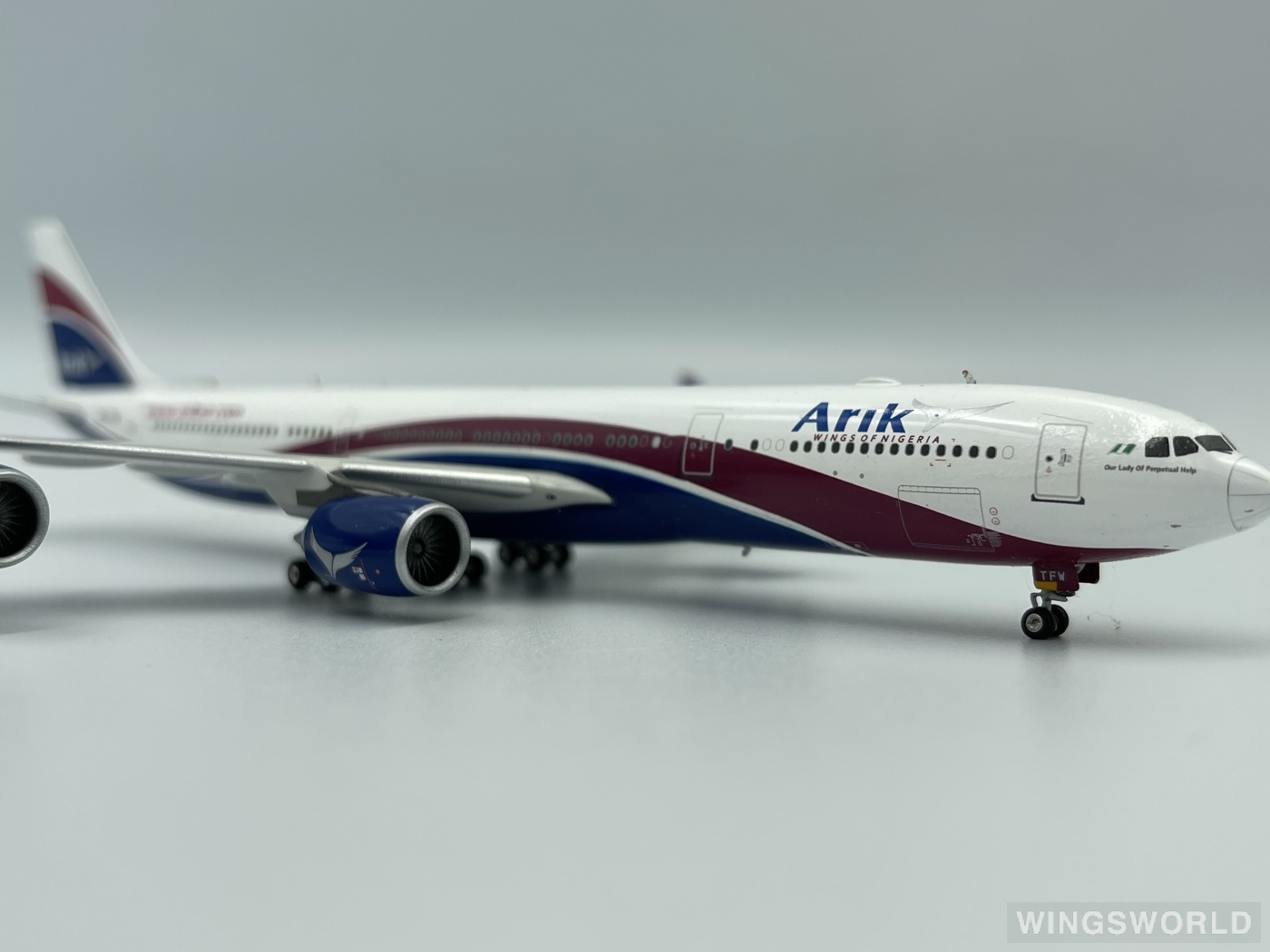 Phoenix 1:400 PH10701 Arik Air Airbus A340-500 CS-TFW