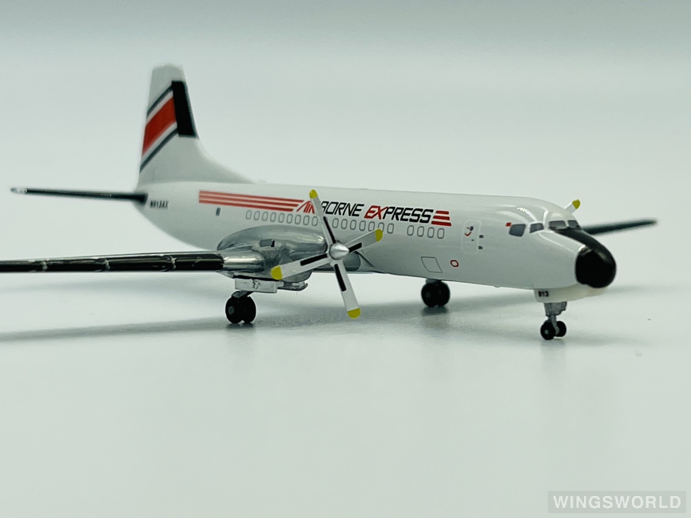 Geminijets 1:400 GJABX512 Airborne Express NAMC YS-11 N913AX