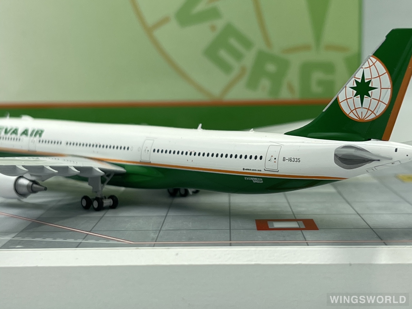 JC Wings 1:400 LH4001 EVA Air 长荣航空 Airbus A330-300 B-16335