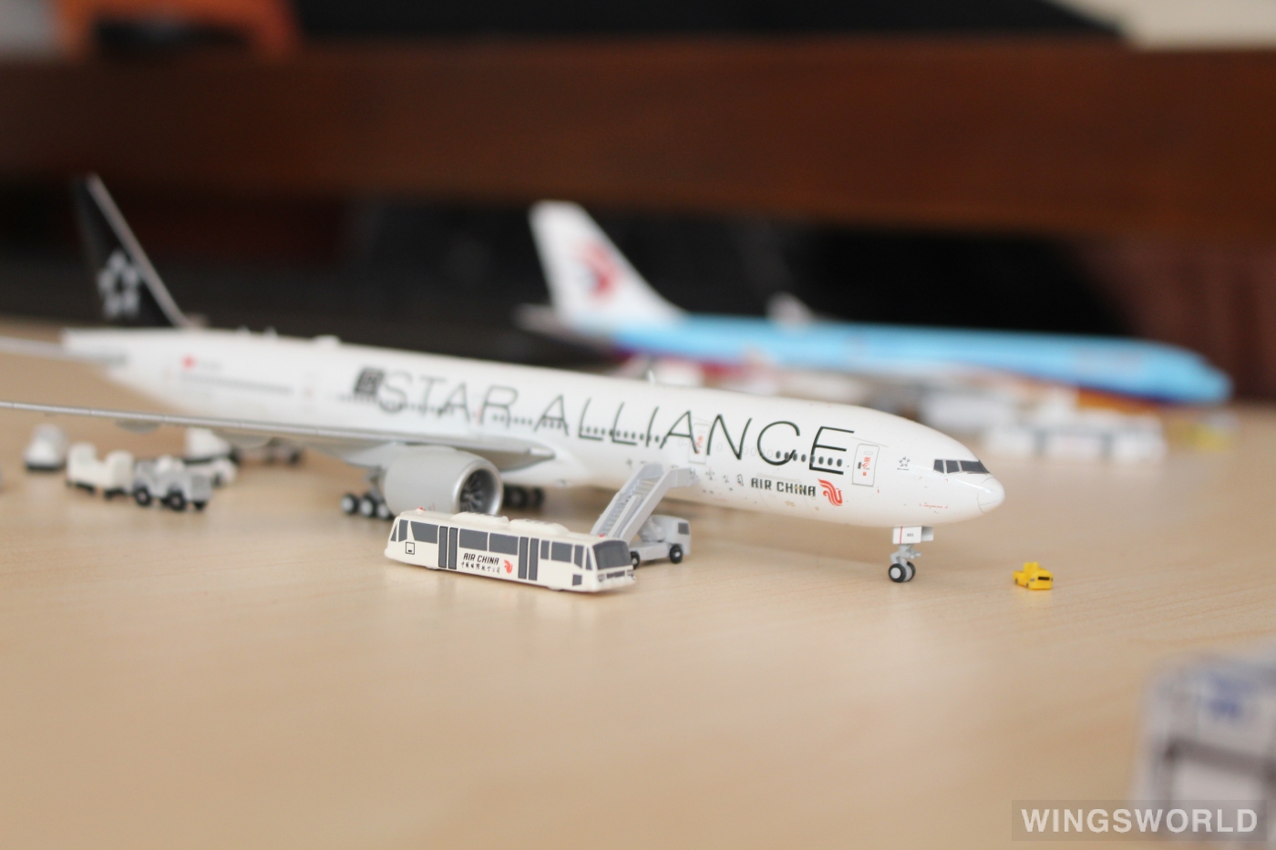 JC Wings 1:400 KD4103 Air China 中国国际航空 Boeing 777-300ER B-2032