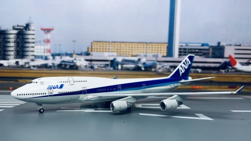 ANA 全日空 Boeing 747-400 JA8958 木质台座 NH40085 Hogan 1:400