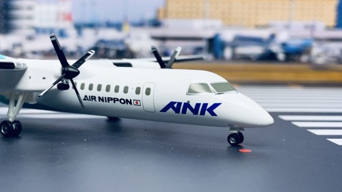 ANA 全日空 Bombardier Dash 8-300 JA801K 椿 Tubaki DH28001 Hogan 1:200