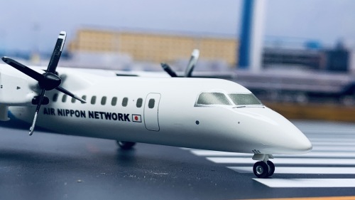 ANA 全日空 Bombardier Dash 8-300 JA802K 向日葵 Himawari DH28002 Hogan 1:200