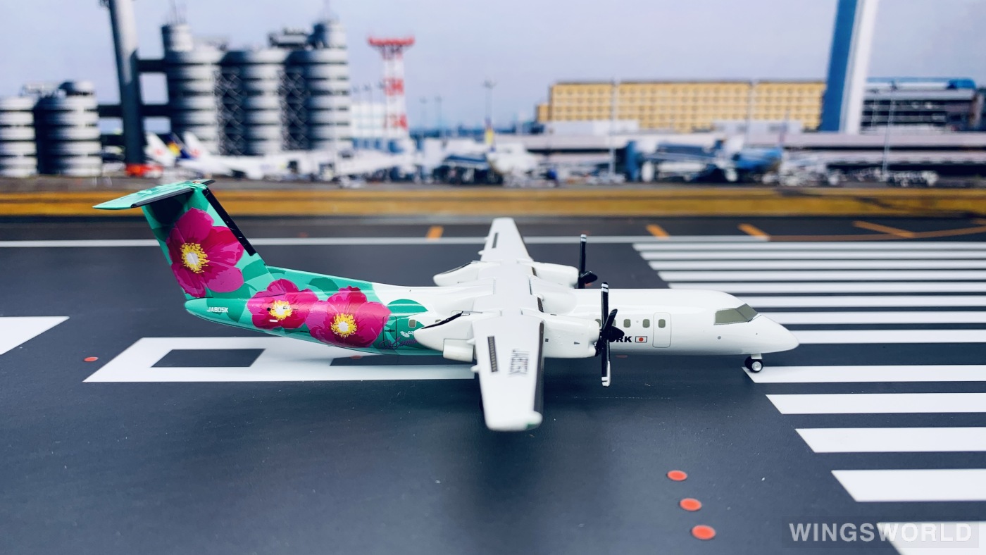 ANA / 全日空商事｜DHC8-300｜A-net ハマナス｜JA805K ANA / 全日空商事 DHC8-300 A-net ハマナスJA805K - メルカリ