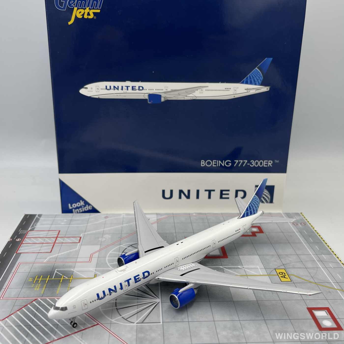 Geminijets 1:400 GJUAL1922 United Airlines 美国联合航空 Boeing 777-300ER N2749U