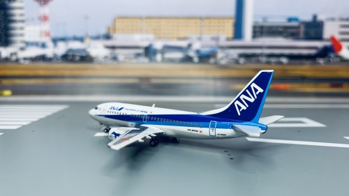 航空機・ヘリコプター ANA JA305K B737-500 JC Wings 1:400 JC Wings 全日本空輸 ANA 1:400 B737-500 JA305K - メルカリ