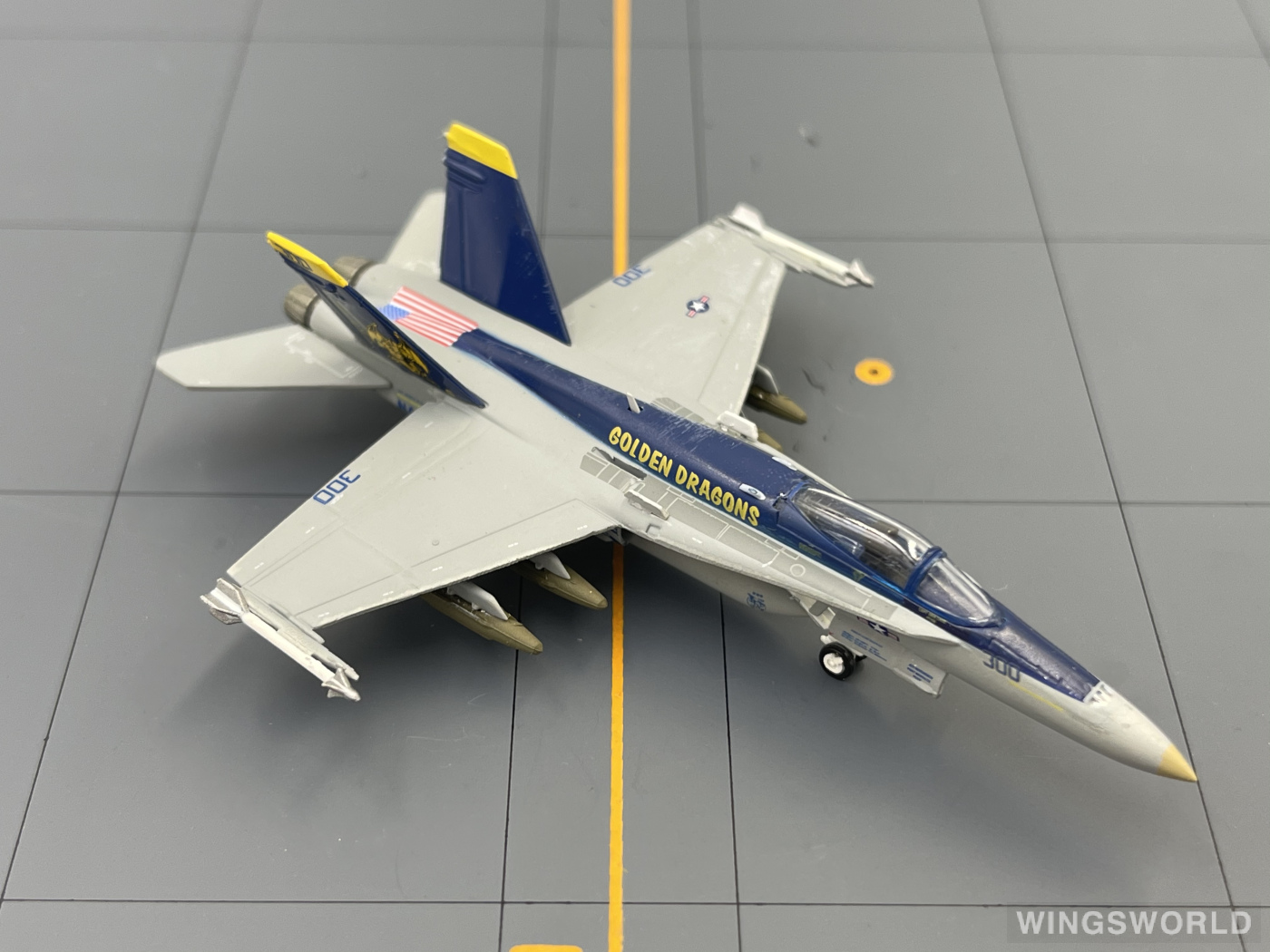 Hogan 1:200 HG7150 U.S. Navy 美国海军 McDonnell Douglas F/A-18 164029