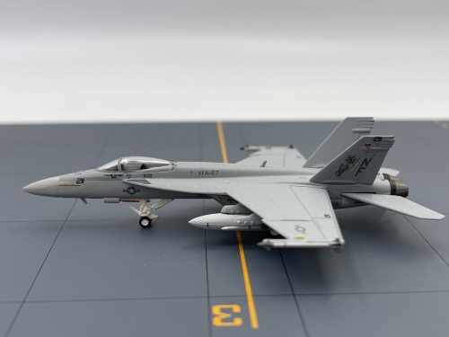 U.S. Navy 美国海军 McDonnell Douglas F/A-18 165871  HG6221 Hogan 1:200