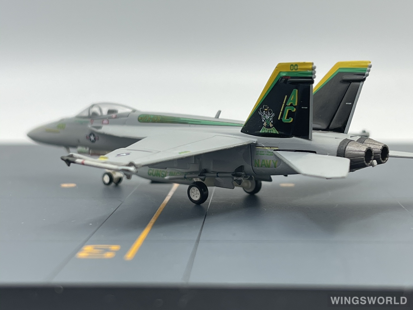 Hogan 1:200 HG6276 U.S. Navy 美国海军 McDonnell Douglas F/A-18 166650