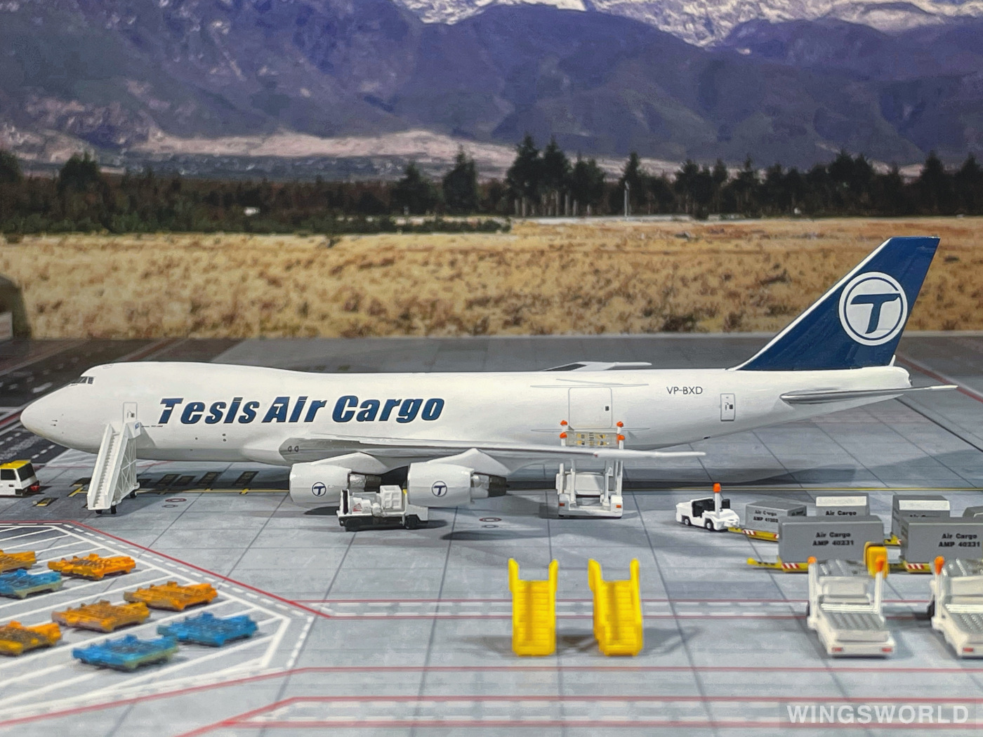 Aviation400 1:400 AV4742020 Tesis air cargo Boeing 747-200 VP-BXD