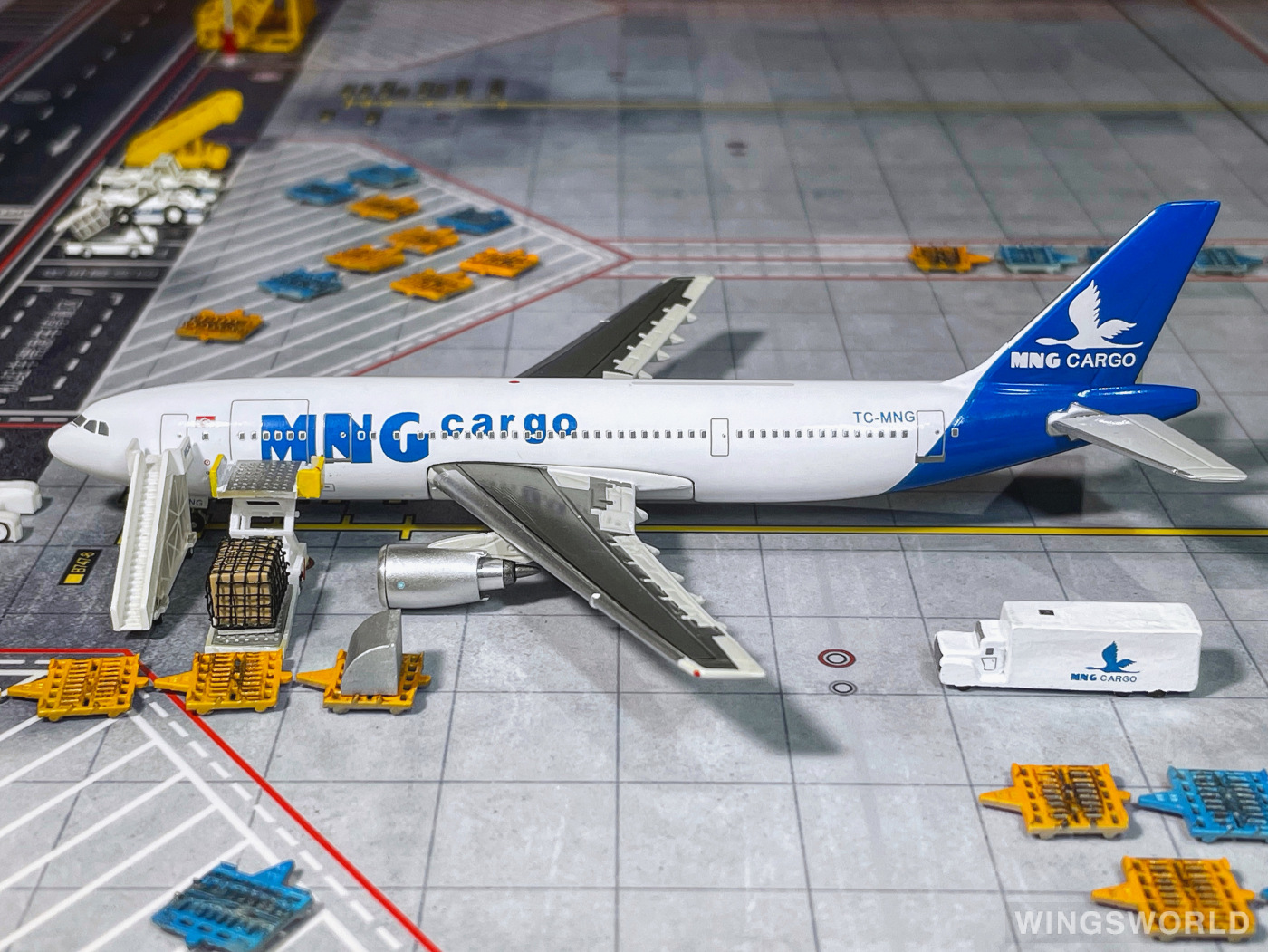 Jet-X 1:400 JX461 MNG Kargo Airbus A300B4/B2 TC-MNG