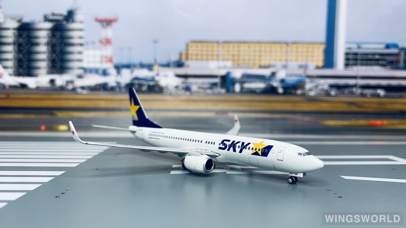 Geminijets 1:400 BC4002 Skymark Airlines 天马航空 Boeing 737-800 JA73NF