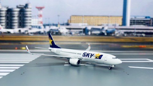 Skymark Airlines 天马航空 Boeing 737-800 JA73NF 红色爱心 BC4002 Geminijets 1:400