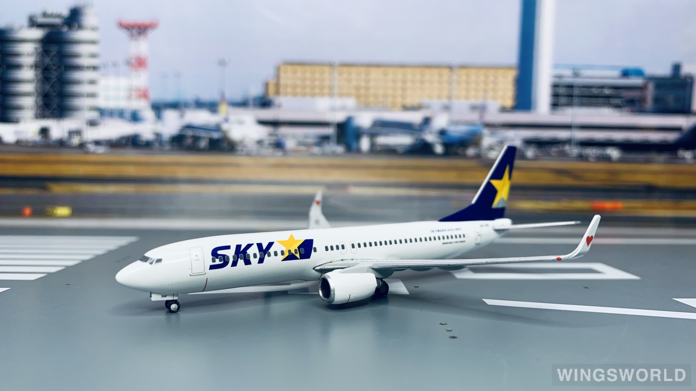 Geminijets 1:400 BC4002 Skymark Airlines 天马航空 Boeing 737-800 JA73NF