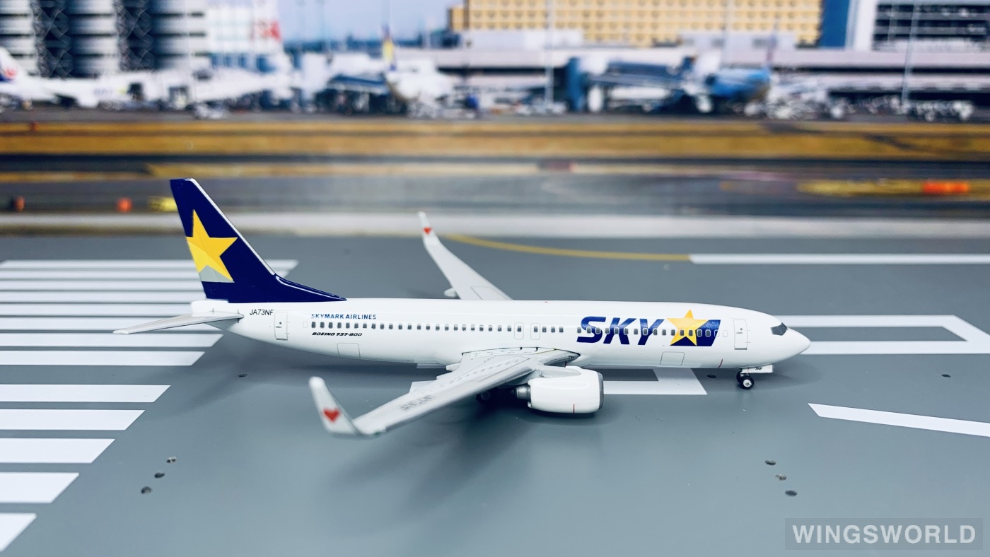 Geminijets 1:400 BC4002 Skymark Airlines 天马航空 Boeing 737-800 JA73NF