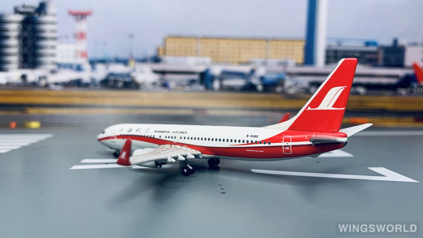 Phoenix 1:400 PH10188 Shanghai Airlines 上海航空 Boeing 737-800 B-5185