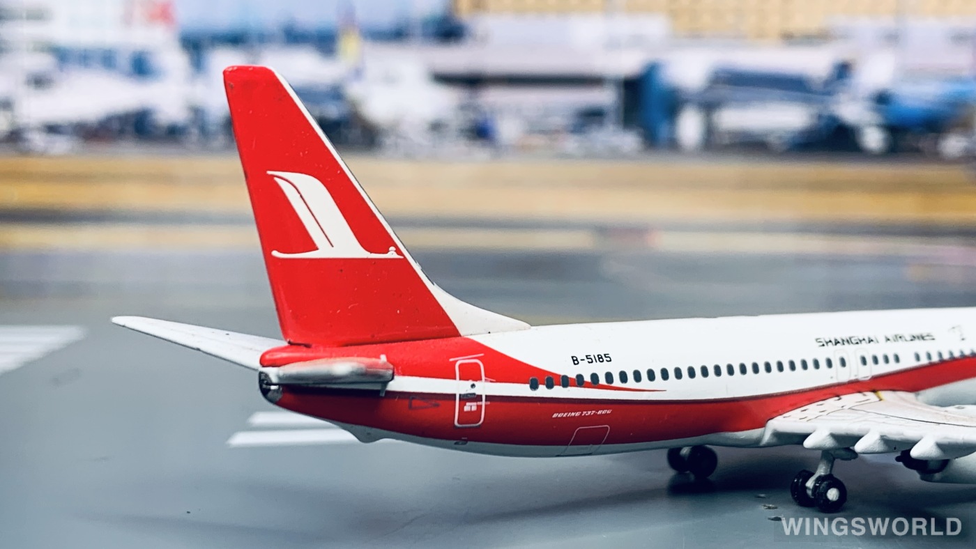 Phoenix 1:400 PH10188 Shanghai Airlines 上海航空 Boeing 737-800 B-5185