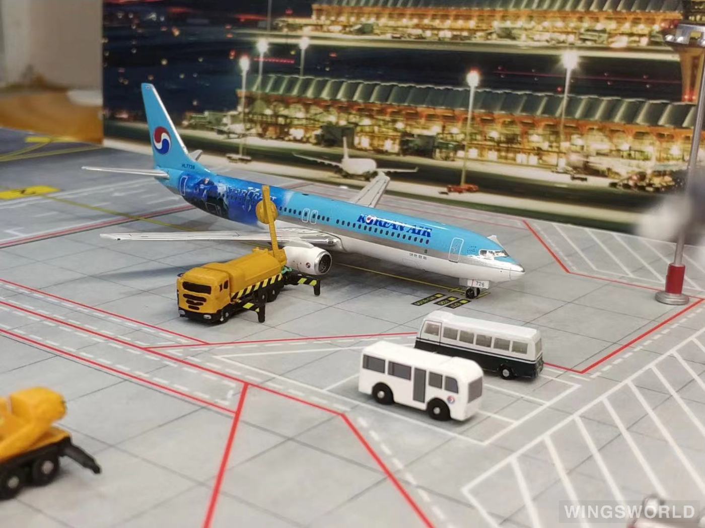 Phoenix 1:400 PH10448 Korean Air 大韩航空 Boeing 737-900 HL7726