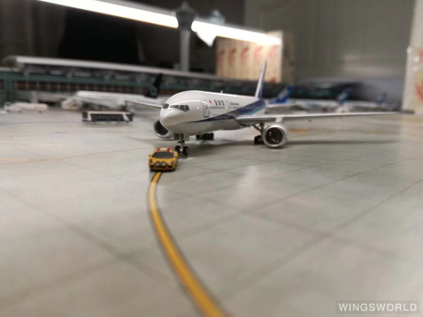 Phoenix 1:400 PH04261 ANA 全日空 Boeing 777-200 JA8197