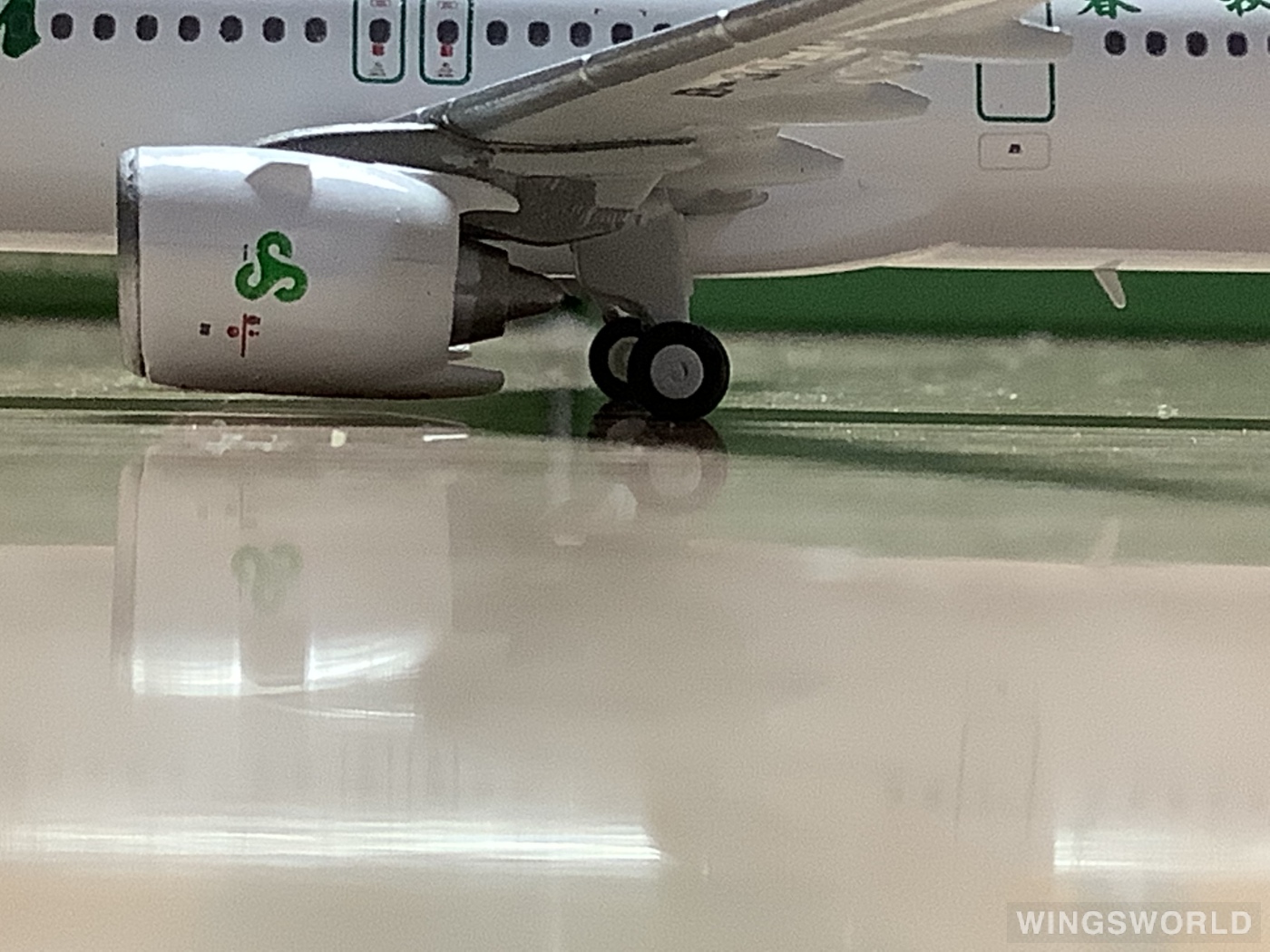 JC Wings 1:400 XX4438 Spring Airlines 春秋航空 Airbus A321neo B-30EU