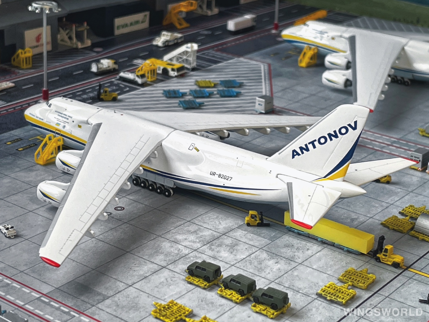 Geminijets 1:400 GJADB1989 Antonov 安东诺夫 Antonov An-124 UR-82027