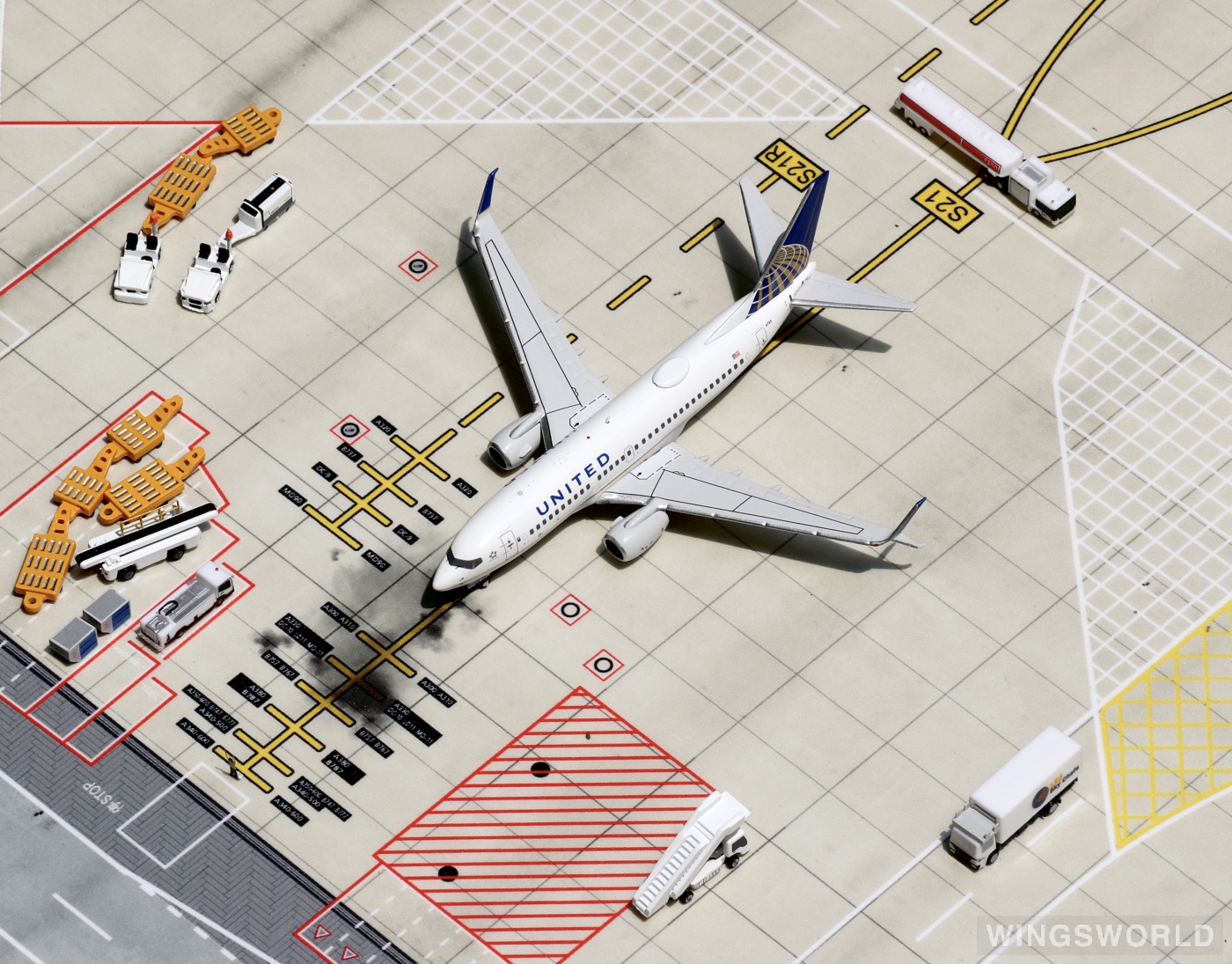 NGmodels 1:400 NG77001 United Airlines 美国联合航空 Boeing 737-700 N16732
