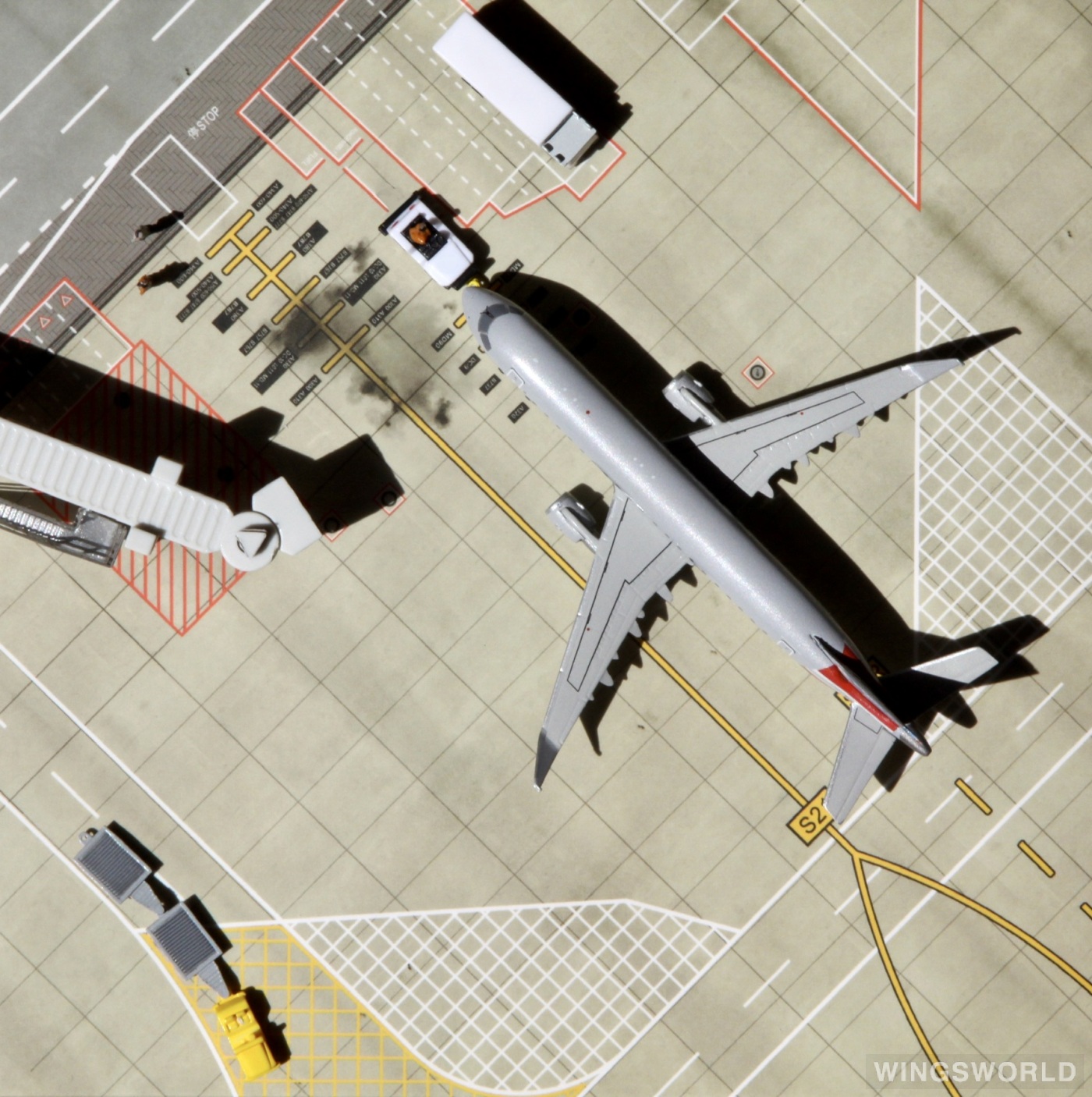 Geminijets 1:400 GJAAL1731 American Airlines 美国航空 Embraer ERJ-175 N416YX