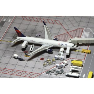 Delta Air Lines 达美航空 Boeing 767-300 N192DN 2007s colors. With rolling gears. Produced by Phoenix. GJDAL1068 Geminijets 1:400