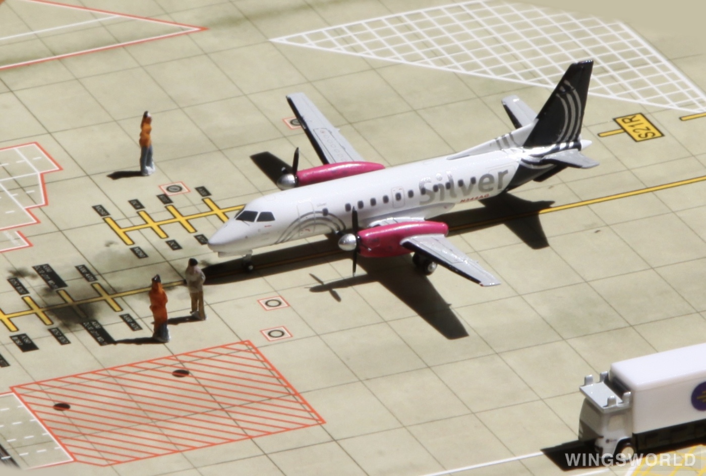 Geminijets 1:400 GJSIL1369 Silver Airways Saab 340 N344AG