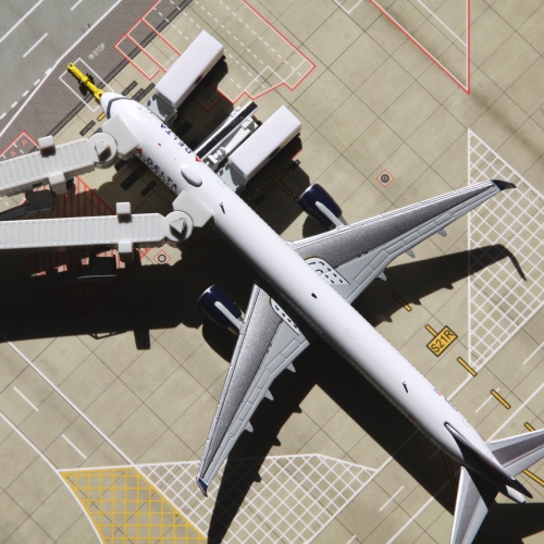 Delta Air Lines 达美航空 Boeing 757-300 N581NW  GJDAL1739 Geminijets 1:400