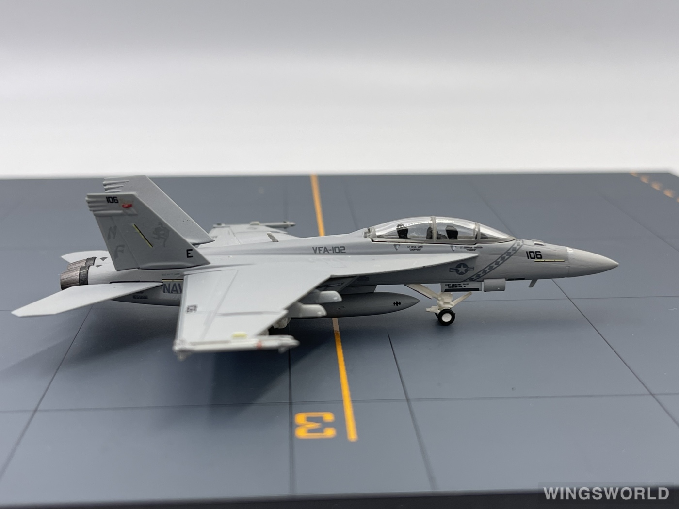 Hogan 1:200 HG6139 U.S. Navy 美国海军 McDonnell Douglas F/A-18 165888