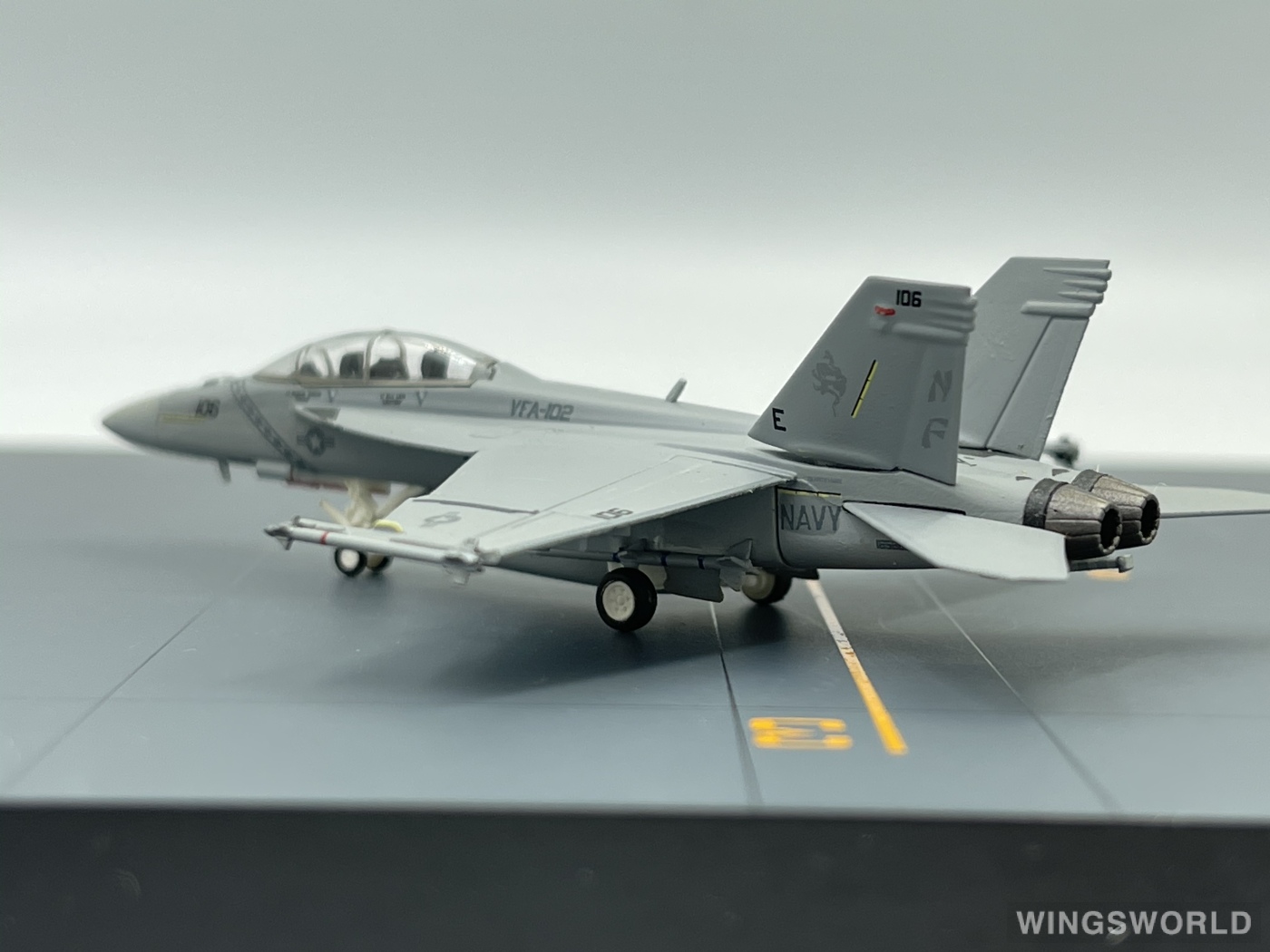 Hogan 1:200 HG6139 U.S. Navy 美国海军 McDonnell Douglas F/A-18 165888