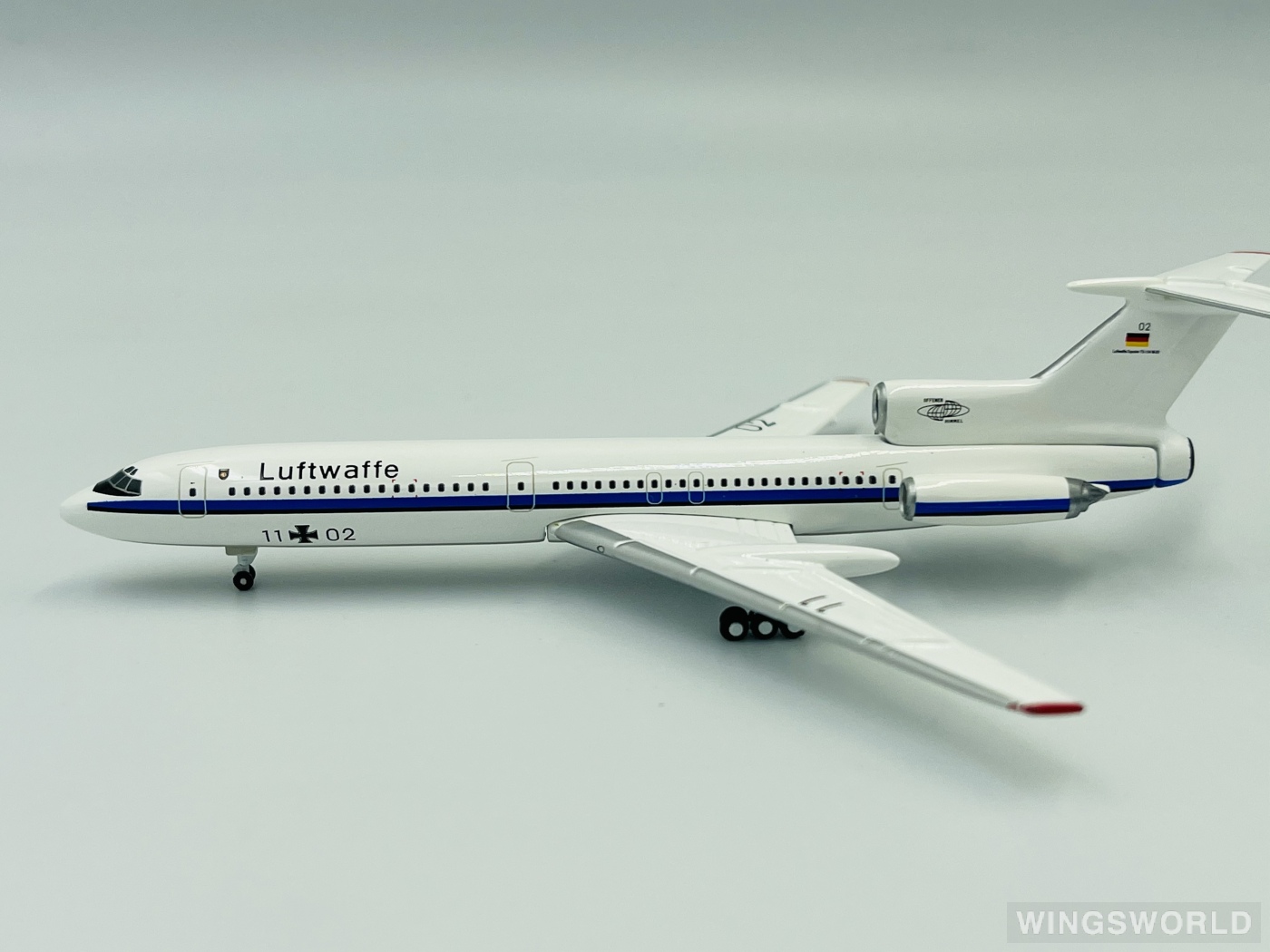 TucanoLine 1:400 84024001 Luftwaffe 德国空军 Tupolev Tu-154 11+02