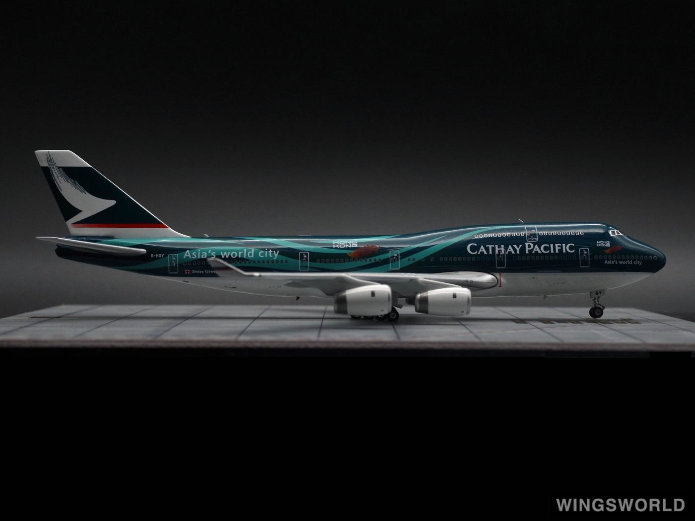 Phoenix 1:400 PH04383 Cathay Pacific 国泰航空 Boeing 747-400 B-HOY