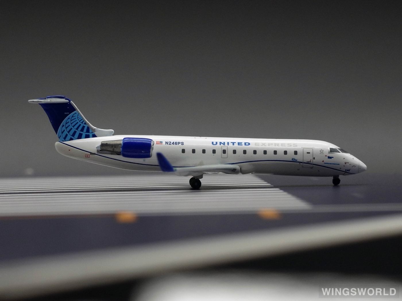 Geminijets 1:400 GJUAL1966 United Airlines 美国联合航空 Bombardier CRJ200 N246PS