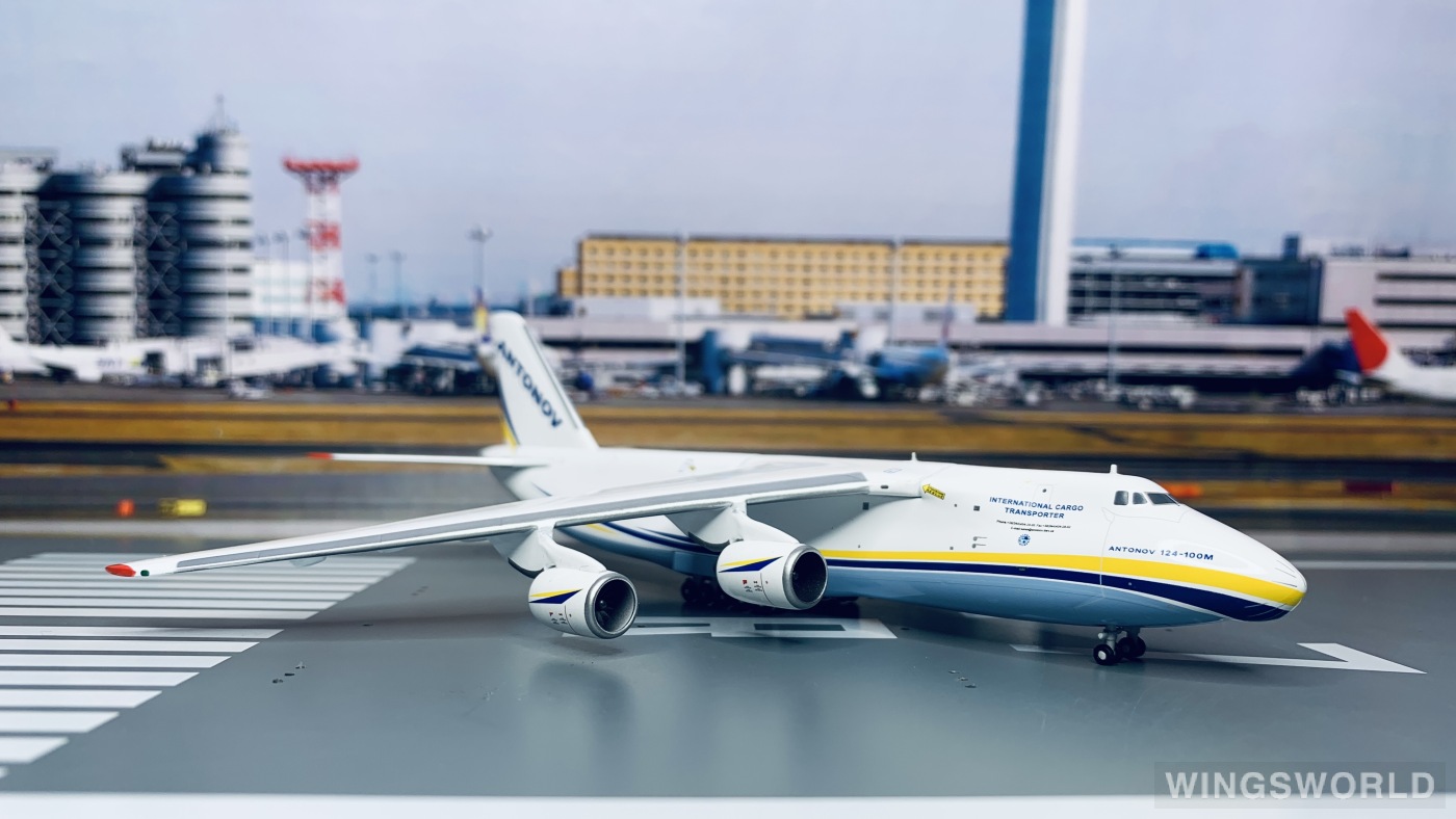 Geminijets 1:400 GJADB1989 Antonov 安东诺夫 Antonov An-124 UR-82027
