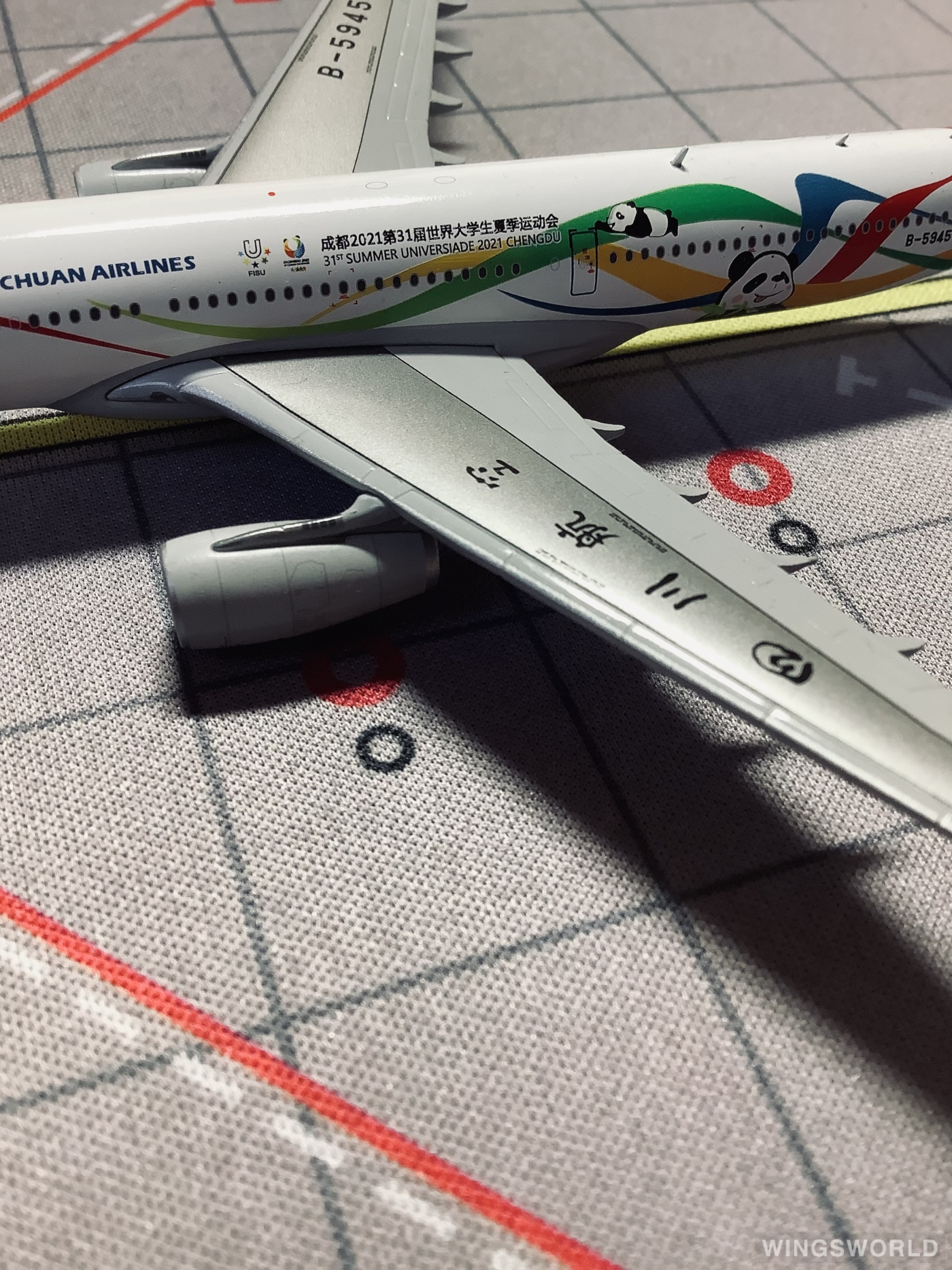 JC Wings 1:400 XX4355 Sichuan Airlines 四川航空 Airbus A330-300 B-5945