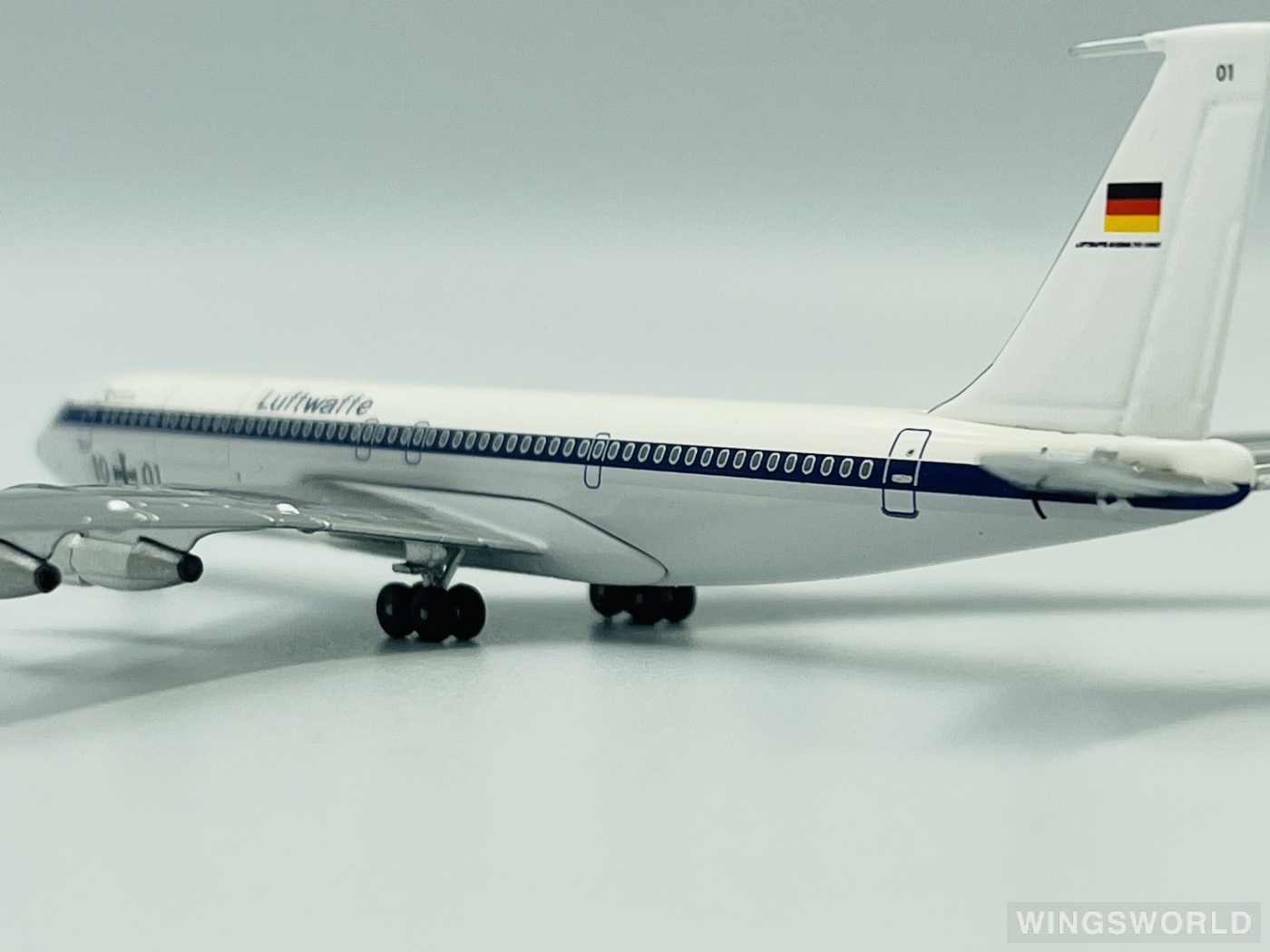 AeroClassics 1:400 AC1001 Luftwaffe 德国空军 Boeing 707-300 10+01