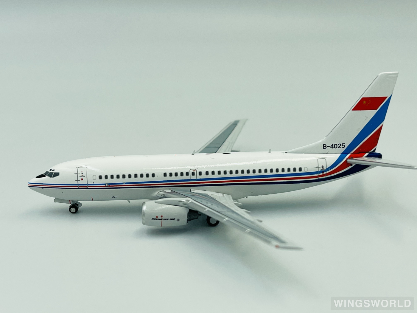 Pandamodel 1:400 202101 PLAAF 中国空军 Boeing 737-700 B-4025
