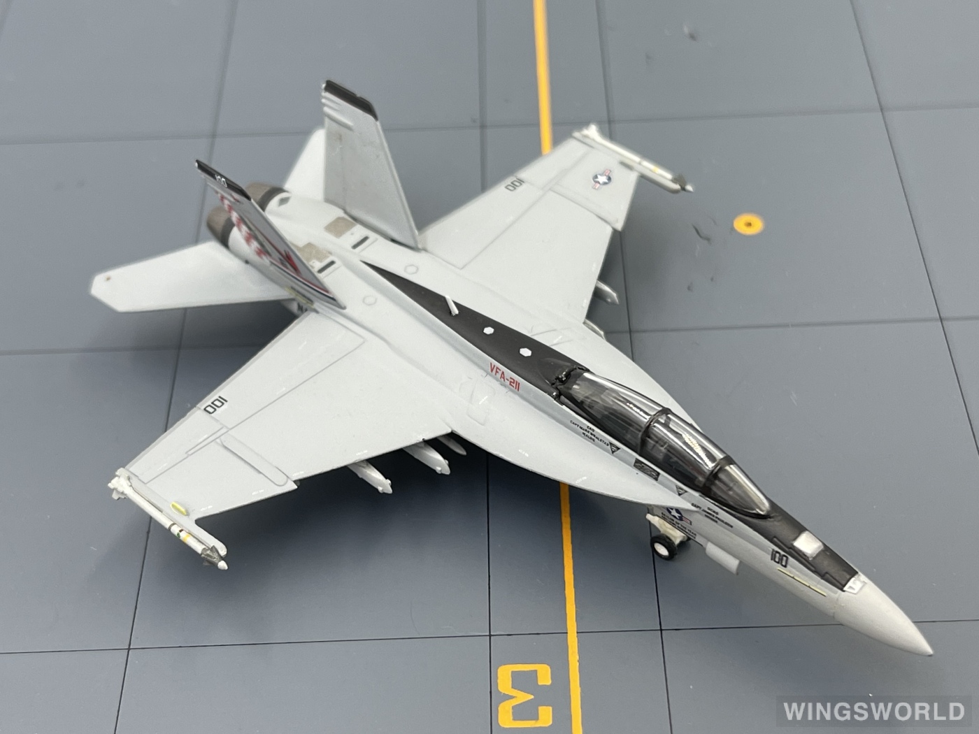Hogan 1:200 HG6436 U.S. Navy 美国海军 McDonnell Douglas F/A-18 165795