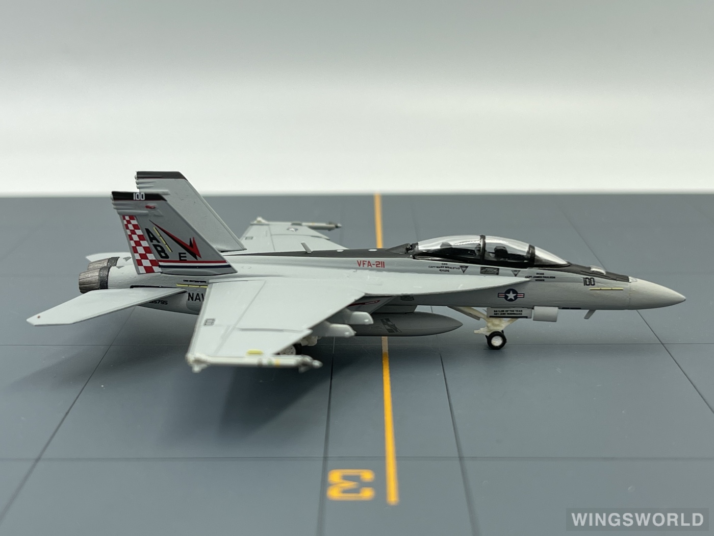 Hogan 1:200 HG6436 U.S. Navy 美国海军 McDonnell Douglas F/A-18 165795