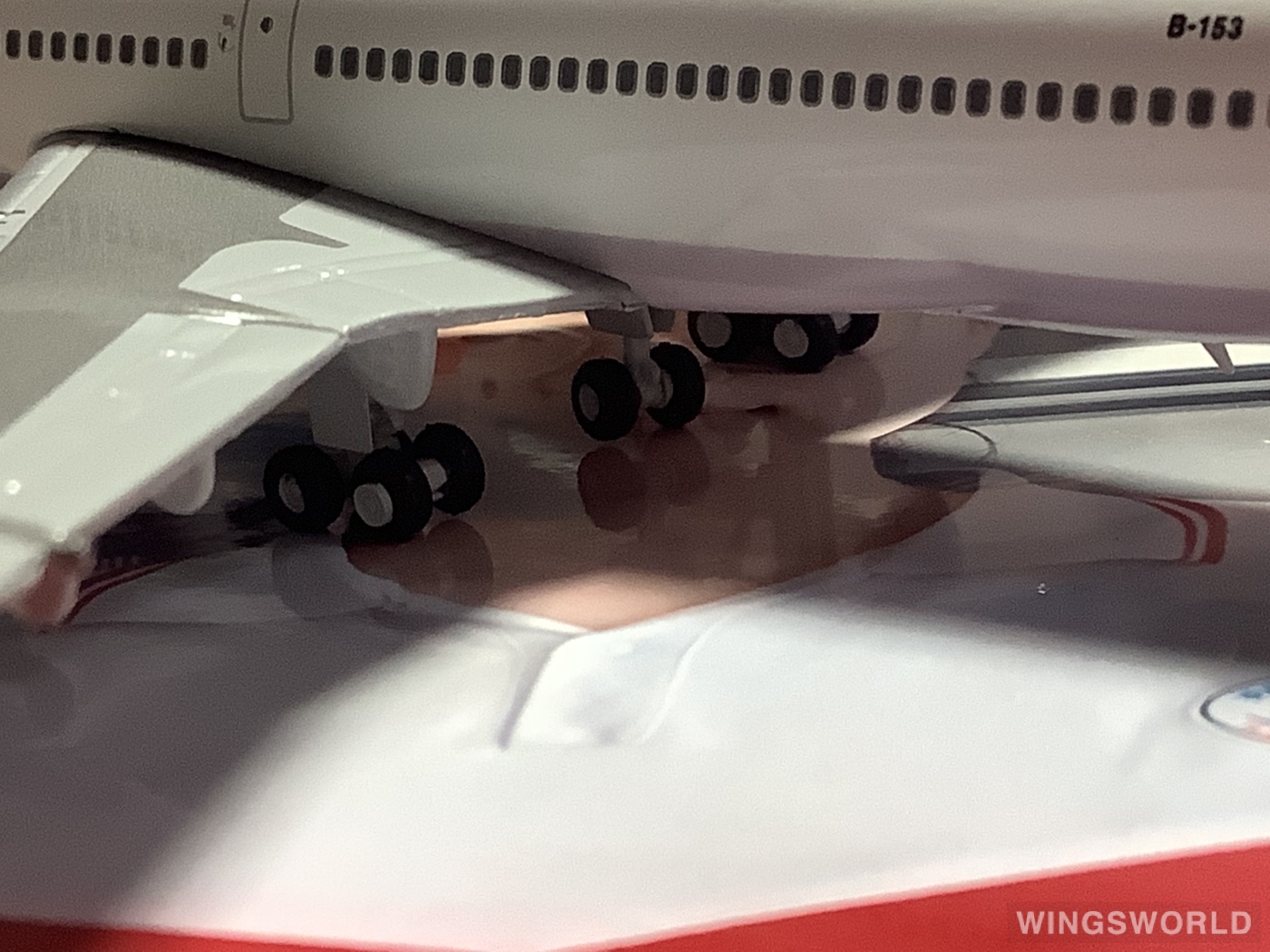 JC Wings 1:400 XX4439 China Airlines 中华航空 McDonnell Douglas MD-11 B-153