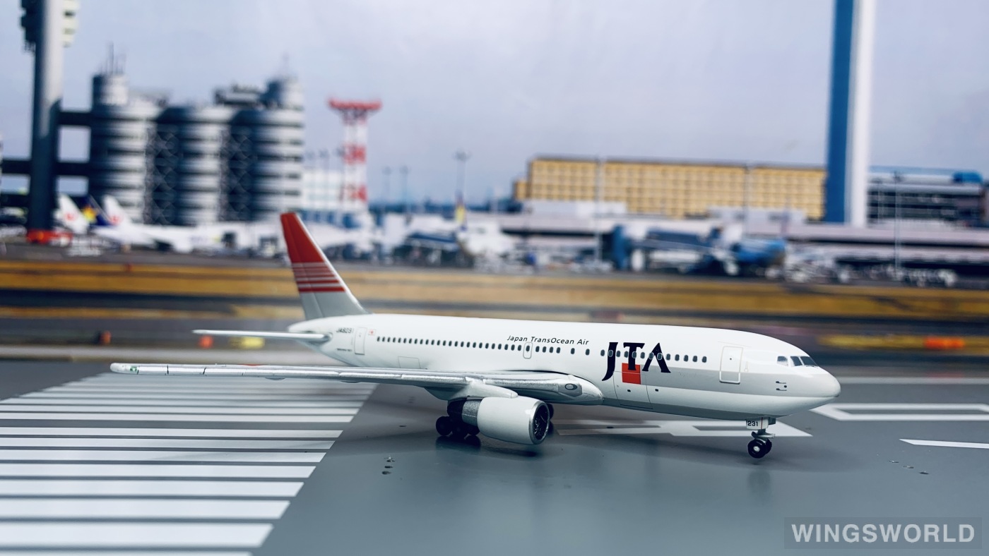 Geminijets 1:400 GJJTA15701A Japan Transocean Air 日本越洋航空 Boeing 767-200 JA8231