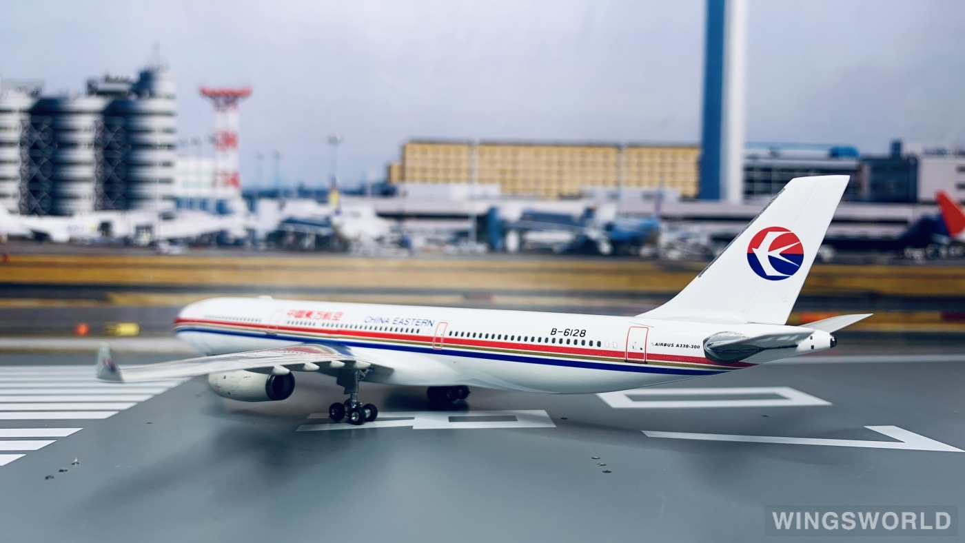 Phoenix 1:400 PH10457 China Eastern 中国东方航空 Airbus A330-300 B-6128