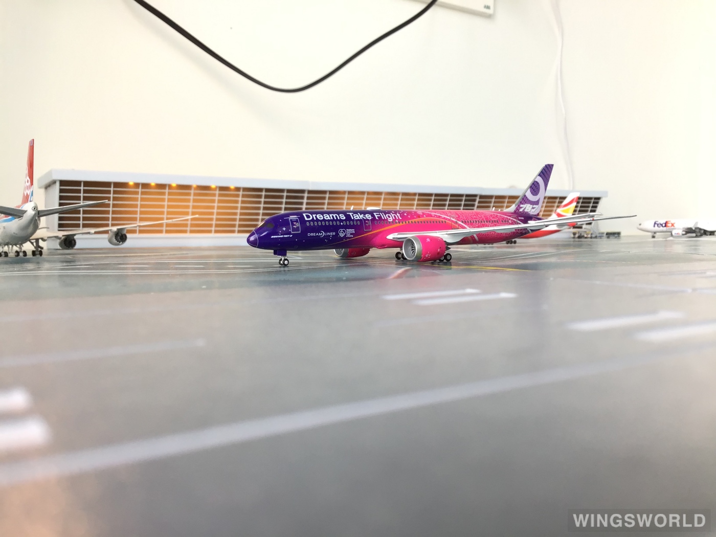 JC Wings 1:400 EW4789010A Boeing 波音公司 Boeing 787-9 N1015B