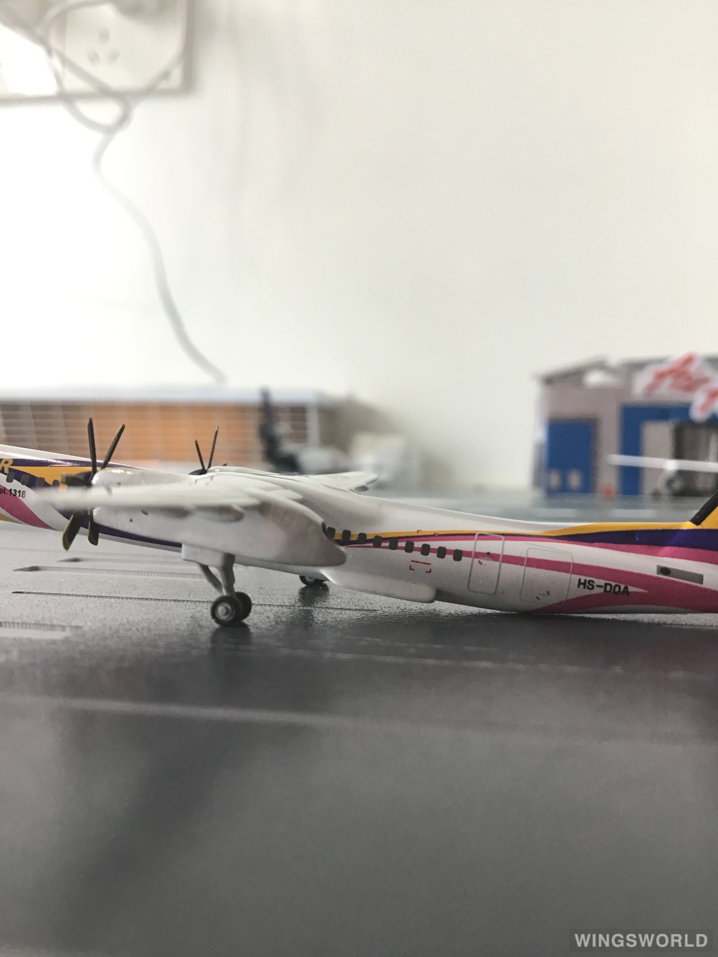 JC Wings 1:400 XX4397 Nok Air 皇雀航空 Bombardier Dash 8-400 HS-DQA